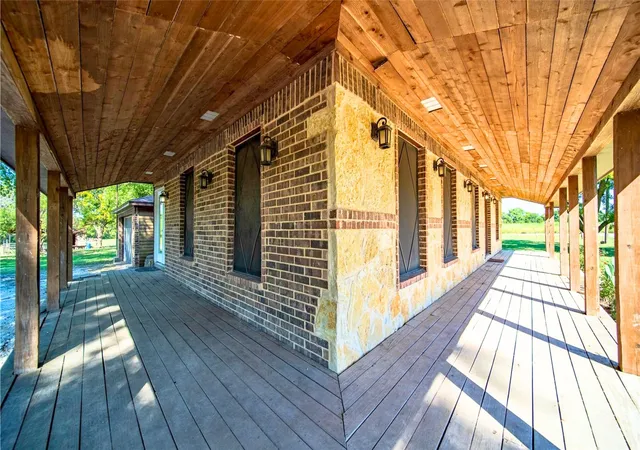 Photo 3 of Single family home for sale at 1542 W Reindeer Rd, Lancaster, TX 75146 | MLS# 21233961 | Listing updated on 2026-08-25