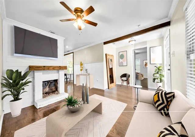 Photo 4 of Single family home for sale at 1542 W Reindeer Rd, Lancaster, TX 75146 | MLS# 21233961 | Listing updated on 2026-08-25