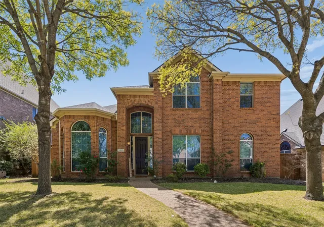 Photo 1 of Single family home for sale at 11821 Stephenville Dr, Frisco, TX 75035 | MLS# 21234701 | Listing updated on 2026-08-03