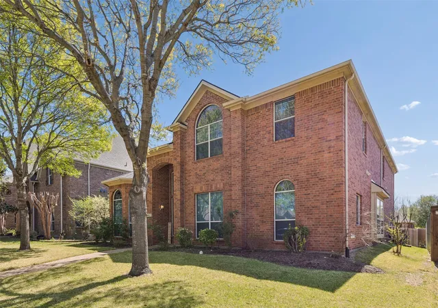 Photo 2 of Single family home for sale at 11821 Stephenville Dr, Frisco, TX 75035 | MLS# 21234701 | Listing updated on 2026-08-03