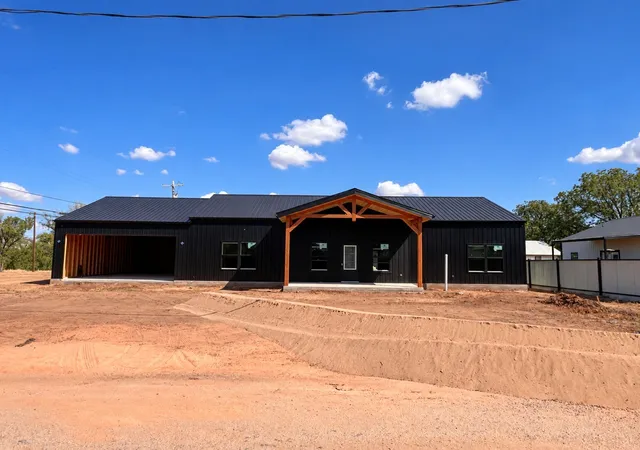 Photo 1 of Sale Pending at 1002 S 9th St, Merkel, TX 79536 | MLS# 21234734 | Listing updated on 2026-09-25