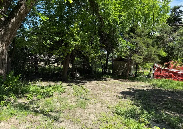 Photo 4 of Single family home for sale at 11243 County Road 897, Princeton, TX 75407 | MLS# 21231277 | Listing updated on 2026-09-16