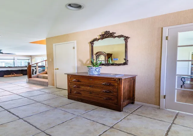Photo 4 of Sale Pending at 663 Coxs Oak Valley Rd, Waco, TX 76705 | MLS# 21232439 | Listing updated on 2026-08-28