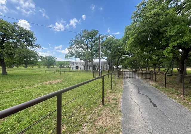 Photo 2 of Single family home for sale at 660 Chinn Chapel Rd, Lewisville, TX 75077 | MLS# 21233596 | Listing updated on 2026-08-22