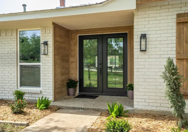 Photo 3 of Single family home for sale at 660 Chinn Chapel Rd, Lewisville, TX 75077 | MLS# 21233596 | Listing updated on 2026-08-22