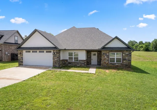 Homes for sale in Mt Pleasant, TX | 2909 Blue Heron Cir, Mt Pleasant, TX 75455 | MLS# 21234519