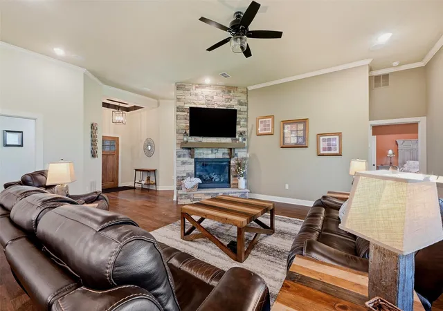 Photo 4 of Single family home for sale at 56 Turtle Point Ln, Gordonville, TX 76245 | MLS# 21234083 | Listing updated on 2026-09-30