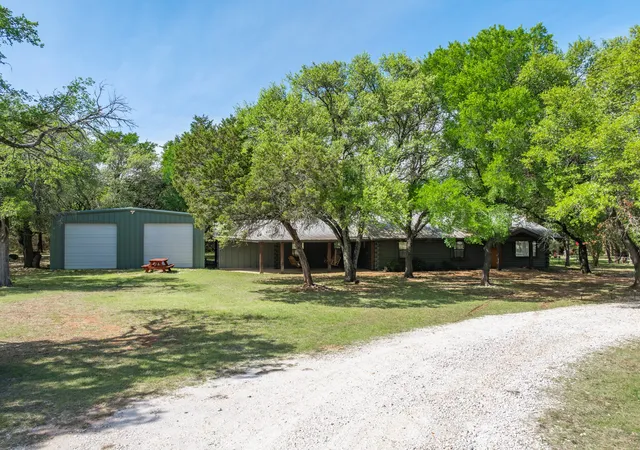 Photo 1 of Single family home for sale at 2731 Garrett Ln, China Spring, TX 76633 | MLS# 21233371 | Listing updated on 2026-08-19