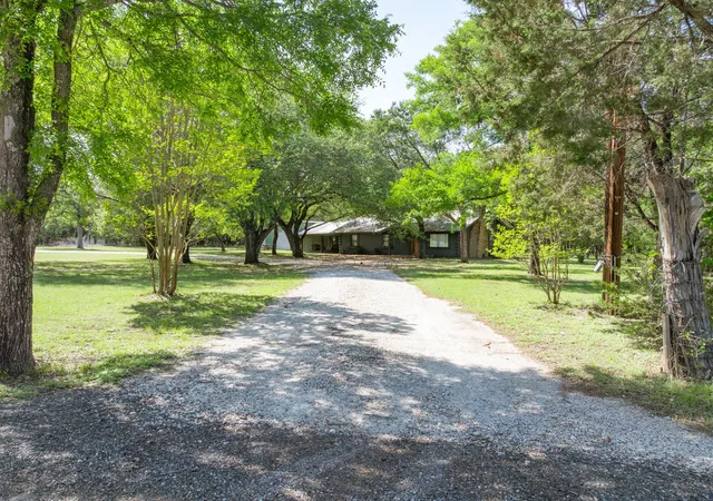 Photo 3 of Single family home for sale at 2731 Garrett Ln, China Spring, TX 76633 | MLS# 21233371 | Listing updated on 2026-08-19