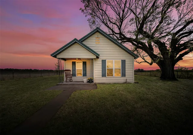 Homes for sale in Nocona, TX | 3913 Fm1956, Nocona, TX 76255 | MLS# 21234936