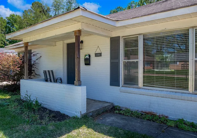Photo 2 of Single family home for sale at 359 Bellmead St, Shreveport, LA 71105 | MLS# 21234998 | Listing updated on 2026-08-03