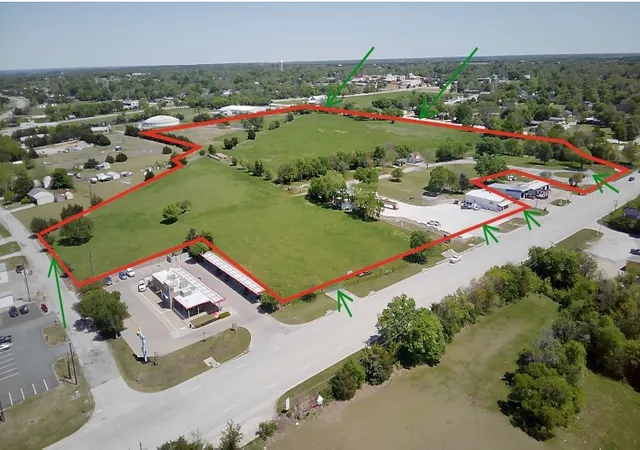 Photo 1 of Land for sale at 676 W W Audie Murphy Pkwy, Farmersville, TX 75442 | MLS# 21234899 | Listing updated on 2026-04-10