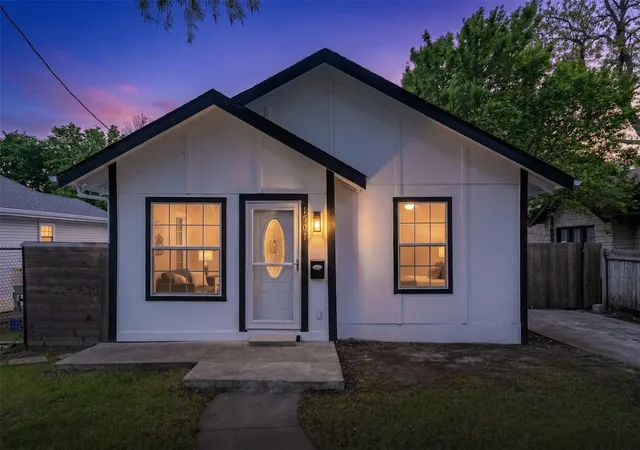 Homes for sale in Ennis, TX | 1507 N Preston St, Ennis, TX 75119 | MLS# 21233624