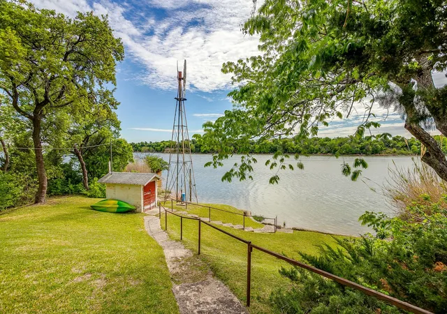 2nd image of 8316 Heron Dr, Fort Worth, TX 76108 | MLS# 21233863