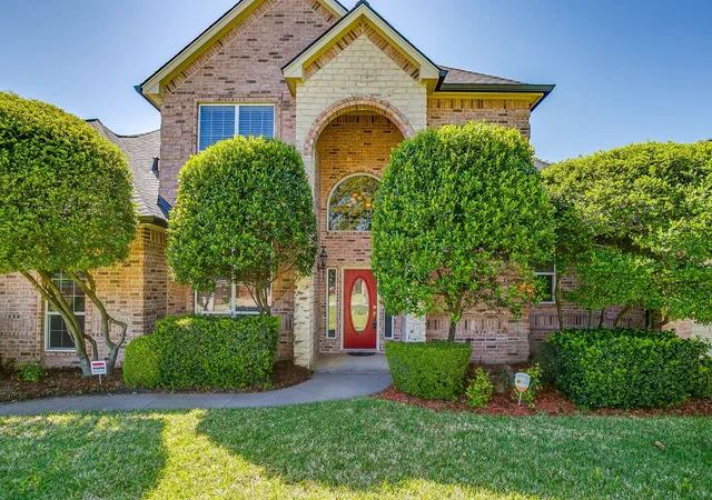 Photo 3 of Sale Pending at 312 Oak Ridge Dr, Burleson, TX 76028 | MLS# 21235090 | Listing updated on 2026-08-31