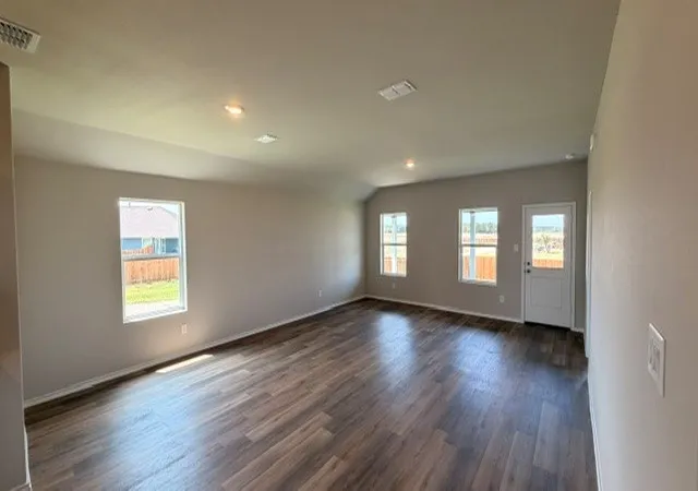 4th image of 169 Mlm Pkwy, Bridgeport, TX 76426 | MLS# 21232449