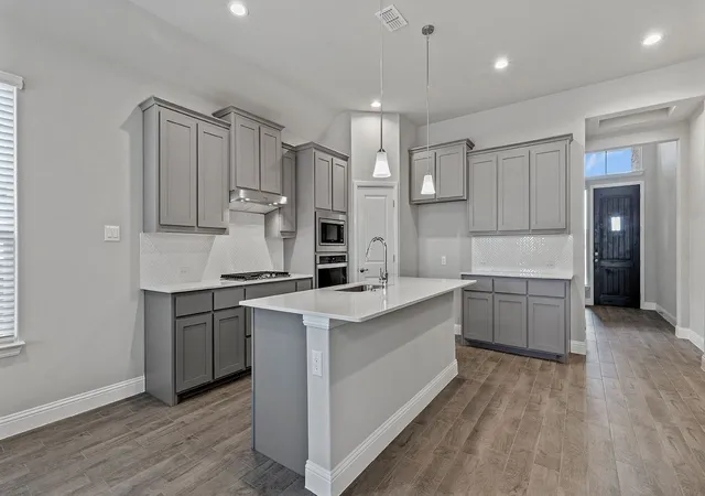 3rd image of 729 Soaring Hawk Dr, Fort Worth, TX 76008 | MLS# 21234664