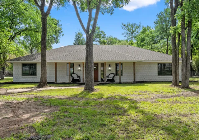 Photo 3 of Sale Pending at 7718 N River Xing, China Spring, TX 76633 | MLS# 21234288 | Listing updated on 2026-07-20