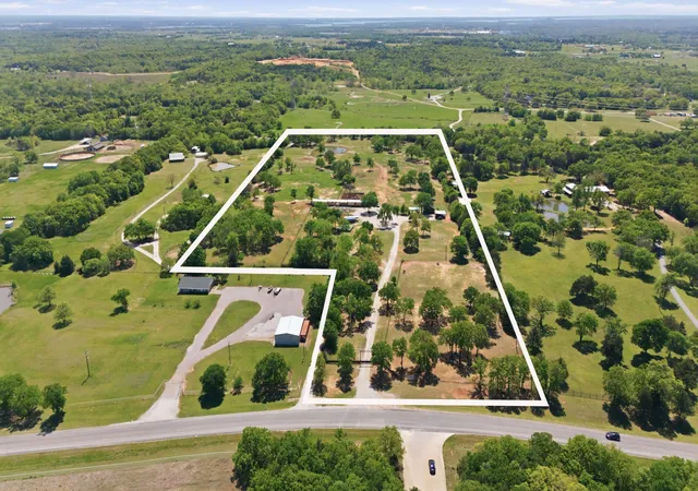 Photo 1 of Single family home for sale at 10642 Fm 902, Collinsville, TX 76233 | MLS# 21231611 | Listing updated on 2026-07-25