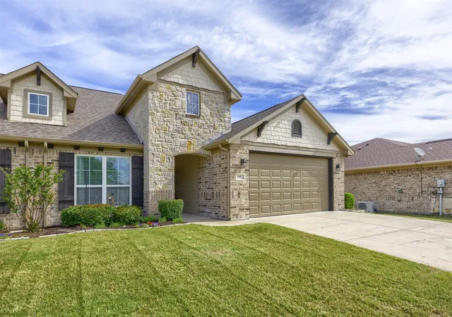 Photo 3 of Single family home for sale at 205 Terra Verde Ln, Mc Kinney, TX 75069 | MLS# 21230518 | Listing updated on 2026-08-31