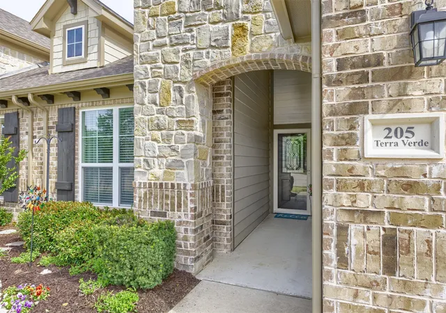 Photo 3 of Single family home for sale at 205 Terra Verde Ln, Mc Kinney, TX 75069 | MLS# 21230518 | Listing updated on 2026-08-31
