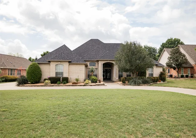 Homes for sale in Waxahachie, TX | 671 Brookglen Ct, Waxahachie, TX 75165 | MLS# 21232766