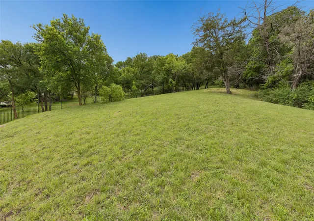 Homes for sale in Cedar Hill, TX | 2466 Creekwood Dr, Cedar Hill, TX 75104 | MLS# 21226159