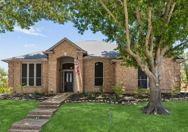 4th image of 1606 Sarah Brooks Dr, Keller, TX 76248 | MLS# 21229408