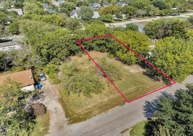 Photo 2 of Land for sale at 117 Sycamore Ln, Roanoke, TX 76262 | MLS# 21227532 | Listing updated on 2026-07-24