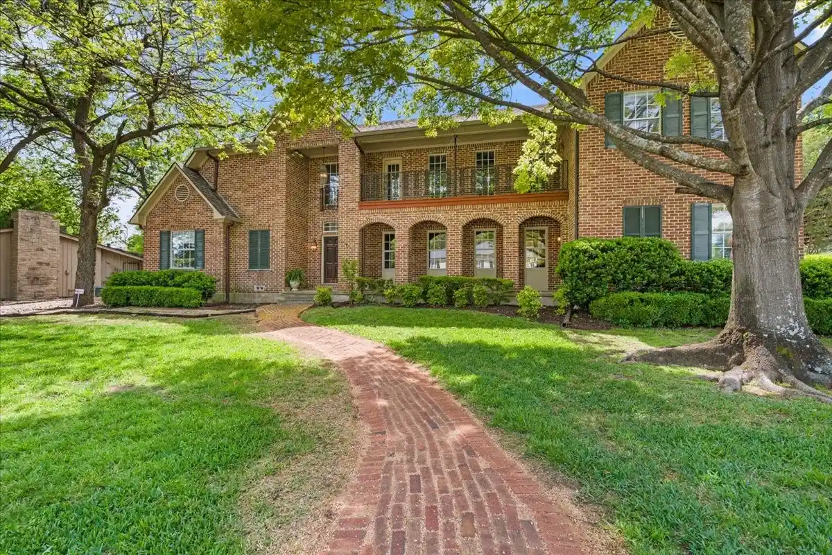 Photo 1 of Single family home for sale at 602 Mills Pl, Corsicana, TX 75110 | MLS# 21234960 | Listing updated on 2026-10-19
