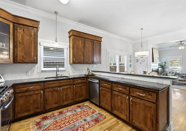 Photo 2 of Sale Pending at 2001 Washington Ave, Fort Worth, TX 76110 | MLS# 21233128 | Listing updated on 2026-08-22