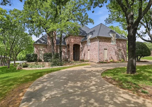 Homes for sale in Argyle, TX | 1496 Rolling Acres Dr, Argyle, TX 76226 | MLS# 21232698