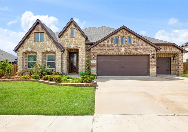 Homes for sale in Glenn Heights, TX | 1919 Bellflower Dr, Glenn Heights, TX 75154 | MLS# 21235388