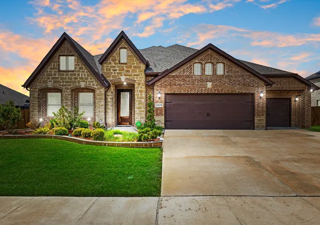 Homes for sale in Glenn Heights, TX | 1919 Bellflower Dr, Glenn Heights, TX 75154 | MLS# 21235388
