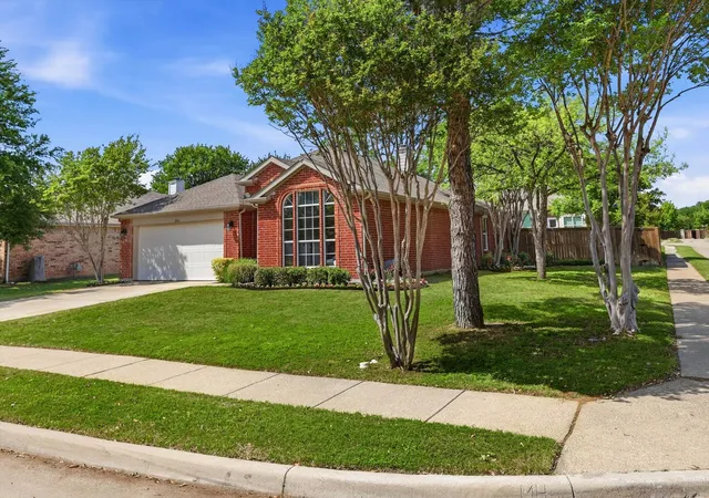 Photo 3 of Sale Pending at 2521 Champlain Ln, Denton, TX 76210 | MLS# 21233767 | Listing updated on 2026-07-24
