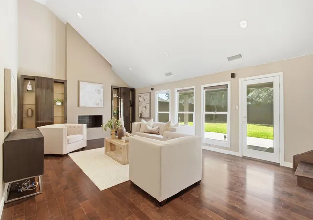 Photo 1 of Single family home for sale at 237 Woodcrest Dr, Richardson, TX 75080 | MLS# 21224079 | Listing updated on 2026-07-23