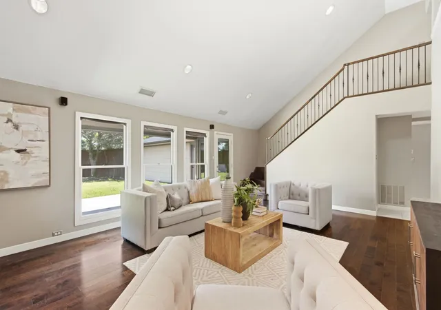 Photo 1 of Single family home for sale at 237 Woodcrest Dr, Richardson, TX 75080 | MLS# 21224079 | Listing updated on 2026-07-23