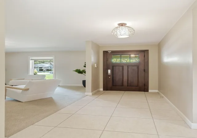 Photo 2 of Single family home for sale at 237 Woodcrest Dr, Richardson, TX 75080 | MLS# 21224079 | Listing updated on 2026-07-23