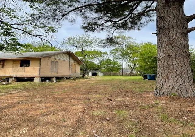 Photo 3 of Single family home for sale at 515 E Murray St, Denison, TX 75021 | MLS# 21235626 | Listing updated on 2026-08-19