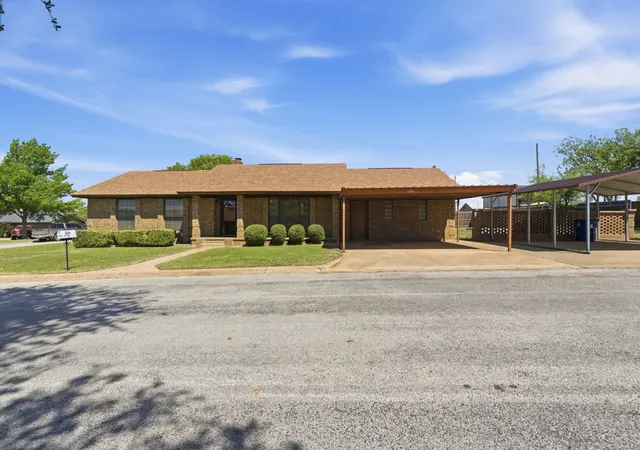 Homes for sale in Breckenridge, TX | 2304 Sha Ln, Breckenridge, TX 76424 | MLS# 21234113