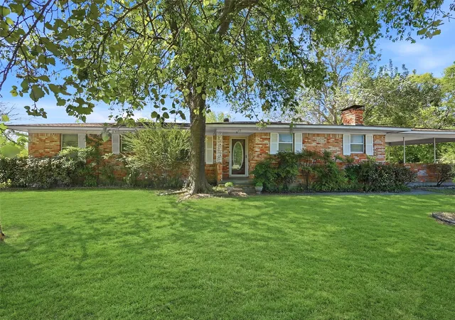 Single family home for sale at 619 W Hayes St, Savoy, TX 75479 | MLS# 21226591 | Listing updated on 2026-09-01