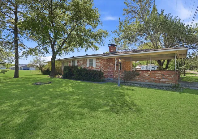 Photo 1 of Single family home for sale at 619 W Hayes St, Savoy, TX 75479 | MLS# 21226591 | Listing updated on 2026-09-01