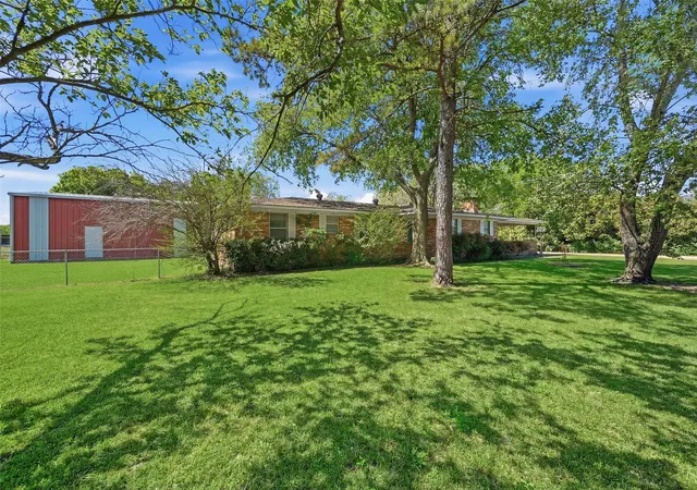 Photo 2 of Single family home for sale at 619 W Hayes St, Savoy, TX 75479 | MLS# 21226591 | Listing updated on 2026-09-01
