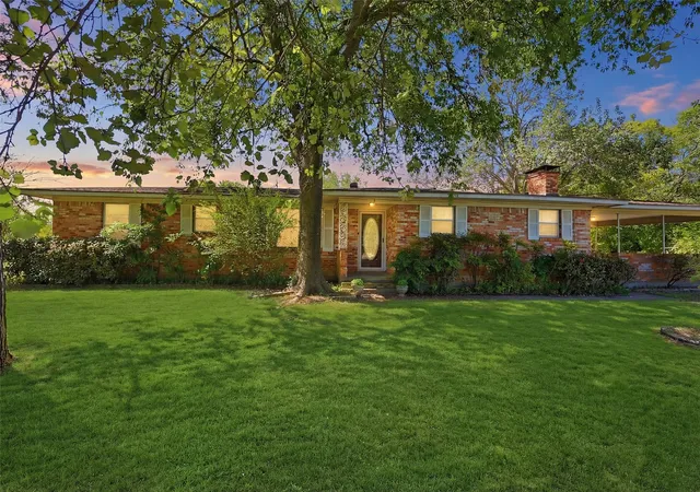 Photo 3 of Single family home for sale at 619 W Hayes St, Savoy, TX 75479 | MLS# 21226591 | Listing updated on 2026-09-01