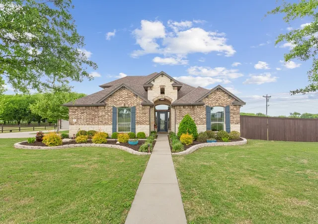 Photo 3 of Sale Pending at 101 Rancho Lorena Dr, Lorena, TX 76655 | MLS# 21234858 | Listing updated on 2026-07-16