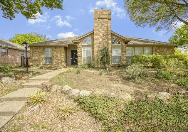 Homes for sale in Frisco, TX | 10330 Castle Dr, Frisco, TX 75035 | MLS# 21235634