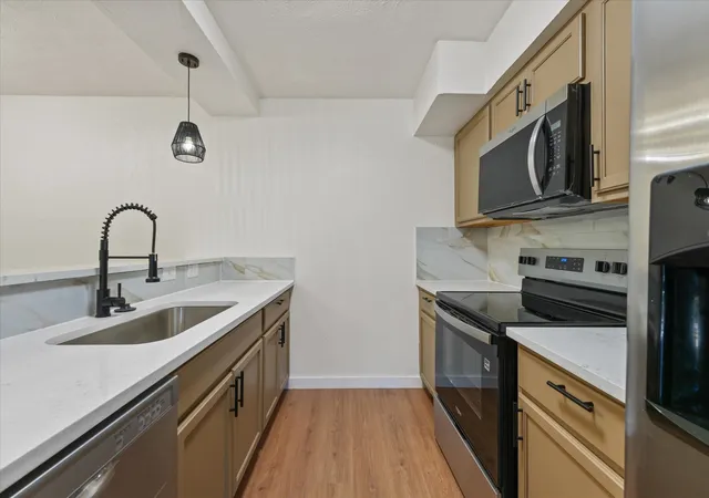 Photo 3 of Condo for sale at 7510 Holly Hill Dr #152, Dallas, TX 75231 | MLS# 21235805 | Listing updated on 2026-10-05