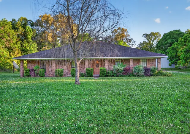 Photo 1 of Single family home for sale at 401 Cane Bend Dr, Haughton, LA 71037 | MLS# 21223986 | Listing updated on 2026-10-05