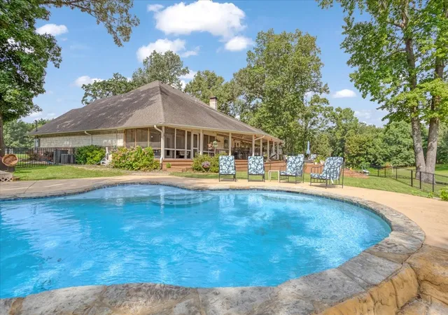 3rd image of 6130 Peninsula Cir, Athens, TX 75752 | MLS# 21235880