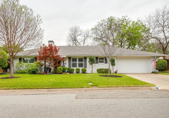 2nd image of 4209 Bilglade Rd, Fort Worth, TX 76109 | MLS# 21234237